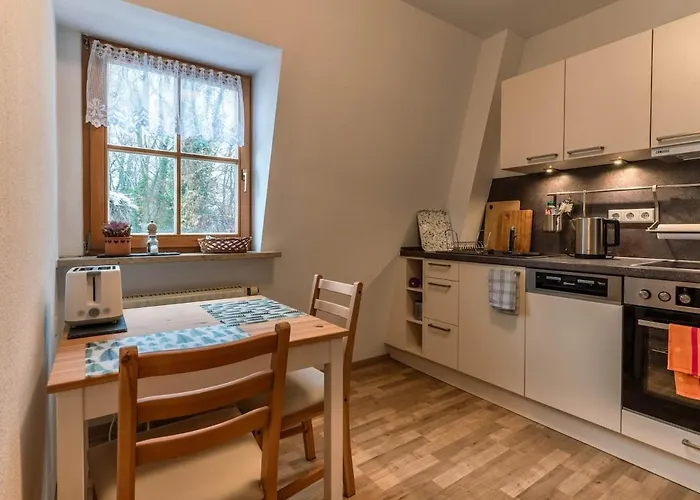 Apartment Lovely Quiet, Bright, Generous For Two, Private Parking