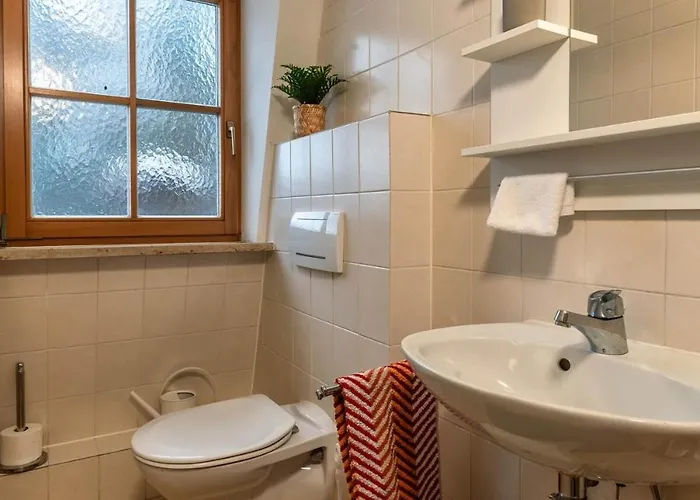 Lovely Quiet, Bright, Generous For Two, Private Parking *