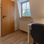 Lovely Quiet, Bright, Generous For Two, Private Parking شقة