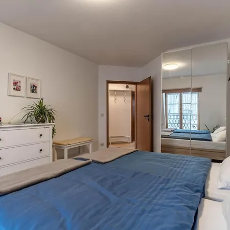 Appartement Lovely Quiet, Bright, Generous For Two, Private Parking Neurenberg