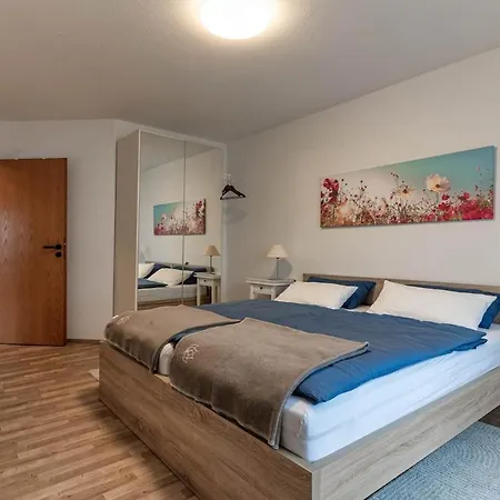 Lovely Quiet, Bright, Generous For Two, Private Parking Appartement