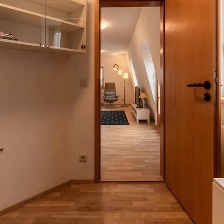 Lovely Quiet, Bright, Generous For Two, Private Parking Neurenberg