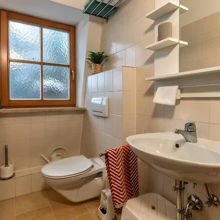 Lovely Quiet, Bright, Generous For Two, Private Parking *